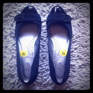 Bandolino B•Flexible Wedges Size 9